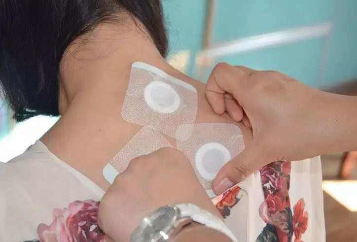 1、三伏貼癢能抹青草膏嗎？